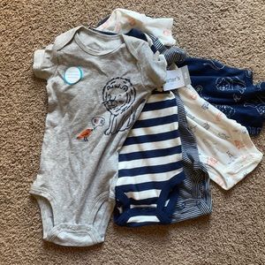 Carter’s || 5-piece onesie set NWT